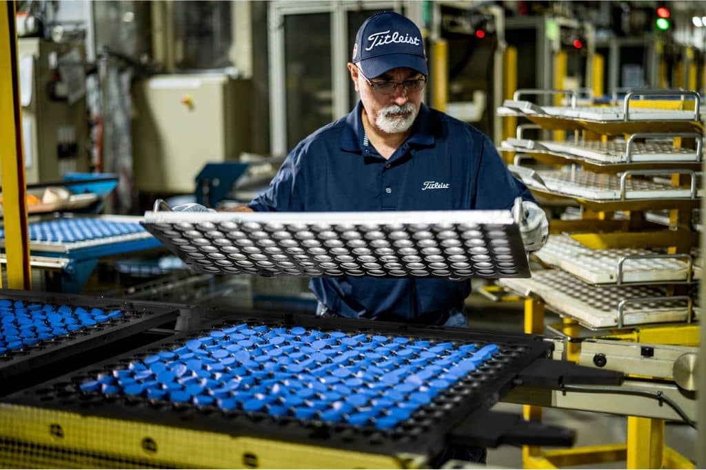 titleist pro v1 golf ball manufacturing process